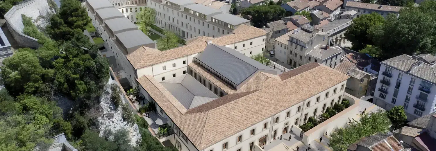 La Cour des Doms (Sud), Avignon